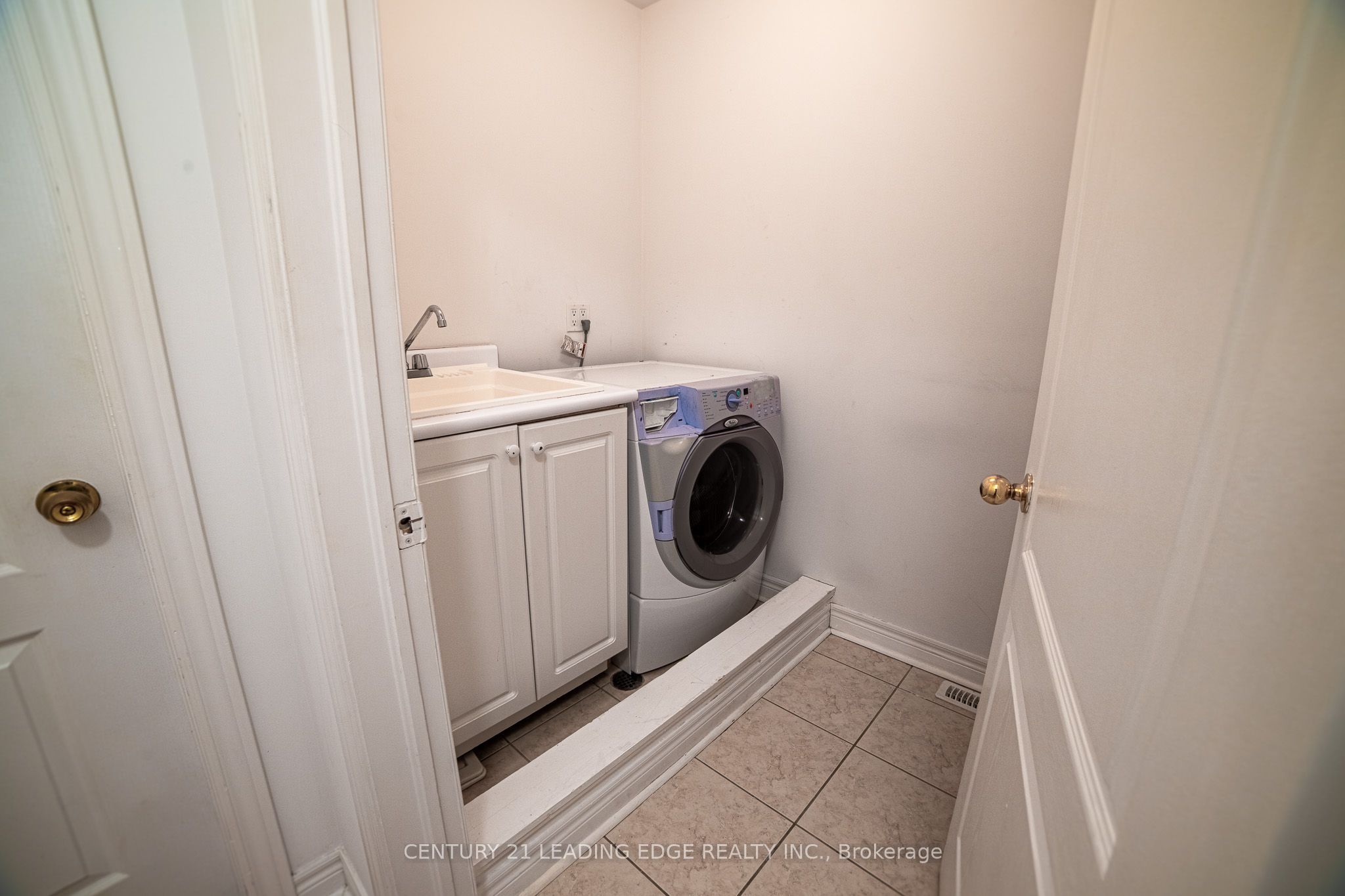 Photo 50 of 67 Sir Sanford Fleming Way, Vaughan, Patterson — HOMEH