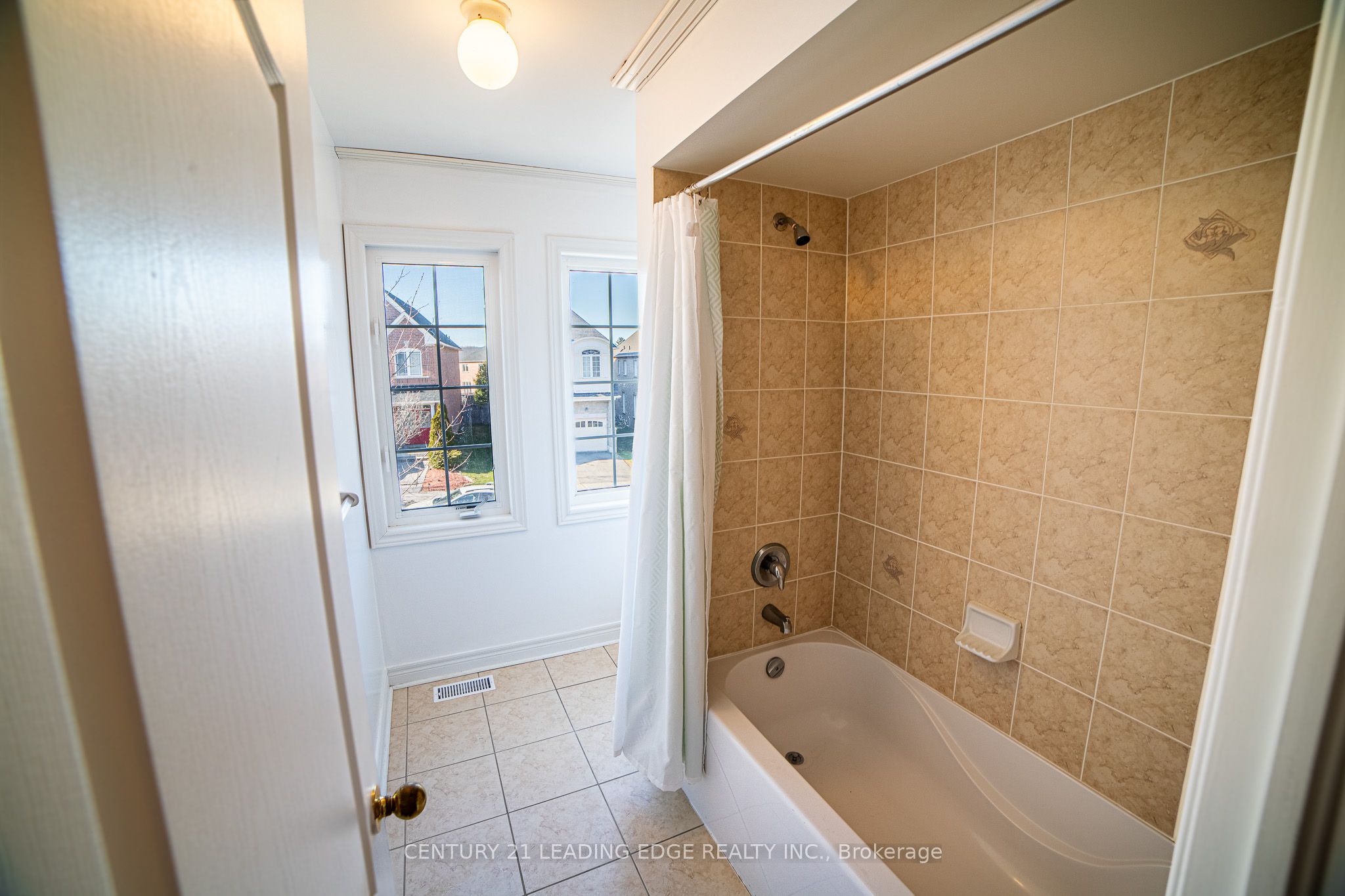Photo 28 of 67 Sir Sanford Fleming Way, Vaughan, Patterson — HOMEH