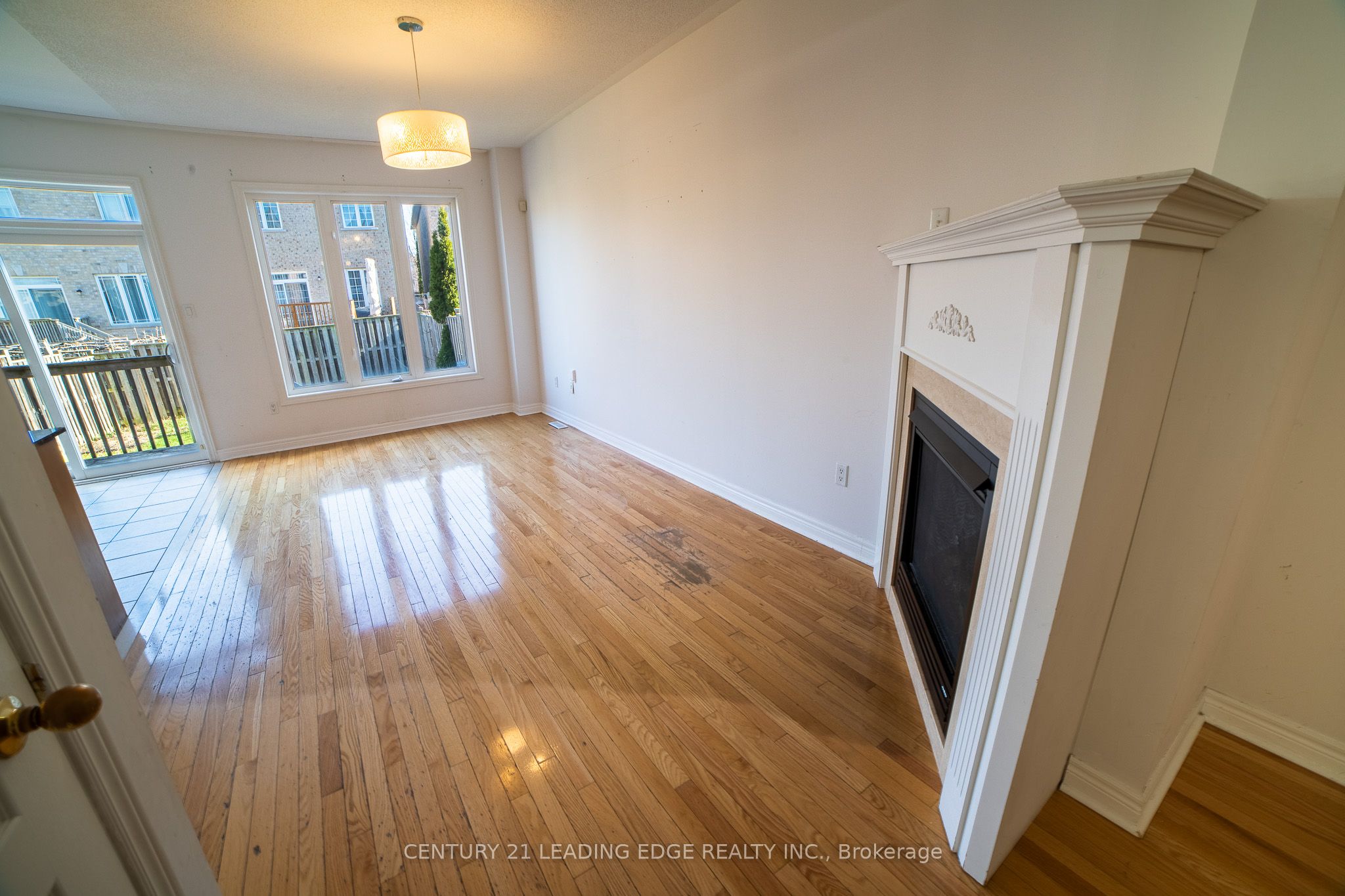 Photo 14 of 67 Sir Sanford Fleming Way, Vaughan, Patterson — HOMEH
