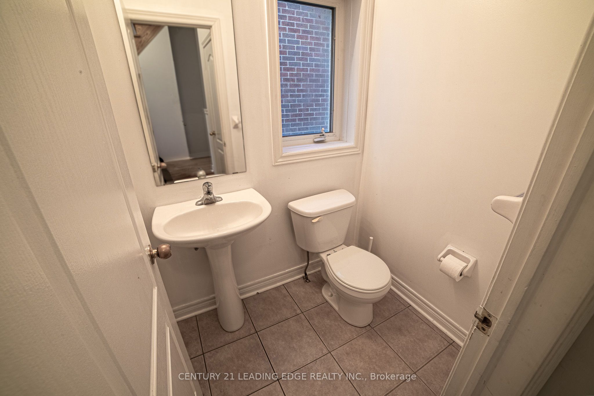 Photo 15 of 67 Sir Sanford Fleming Way, Vaughan, Patterson — HOMEH