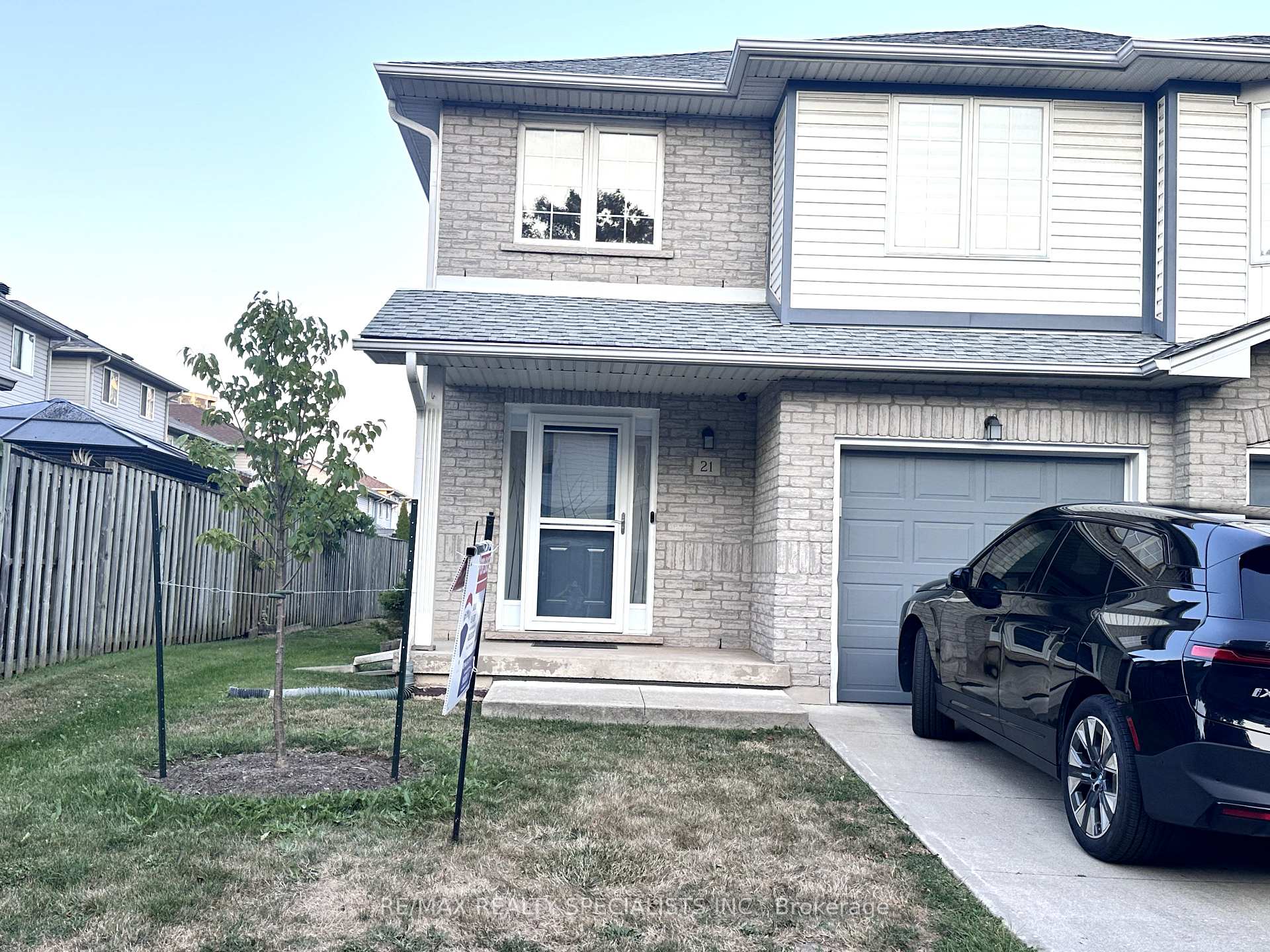 Photo 1 of Unit 21, 76 Frances Avenue, Hamilton, Lakeshore — HOMEH