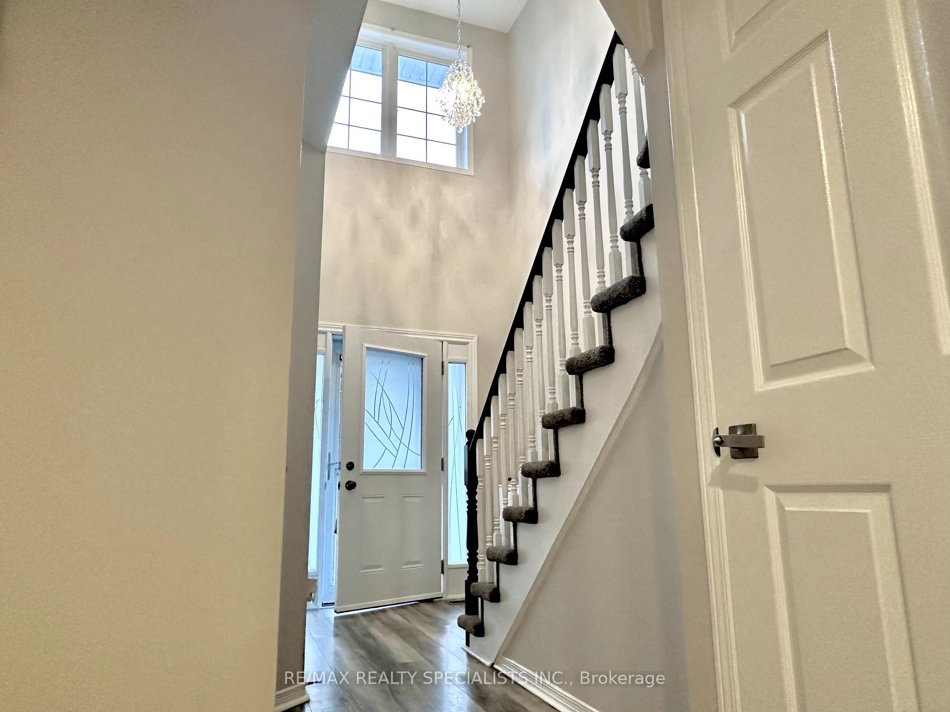 Photo 3 of Unit 21, 76 Frances Avenue, Hamilton, Lakeshore — HOMEH
