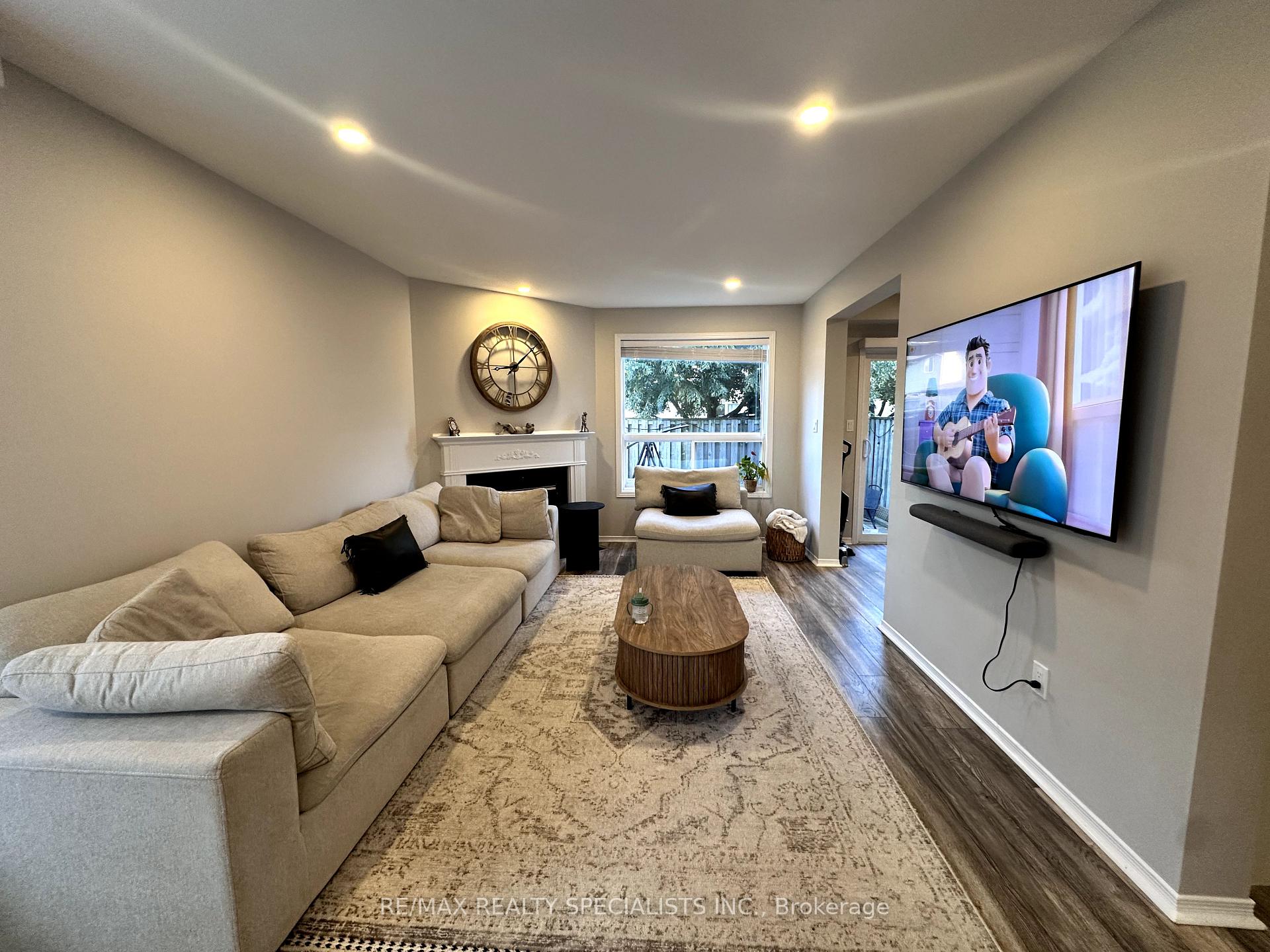 Photo 12 of Unit 21, 76 Frances Avenue, Hamilton, Lakeshore — HOMEH