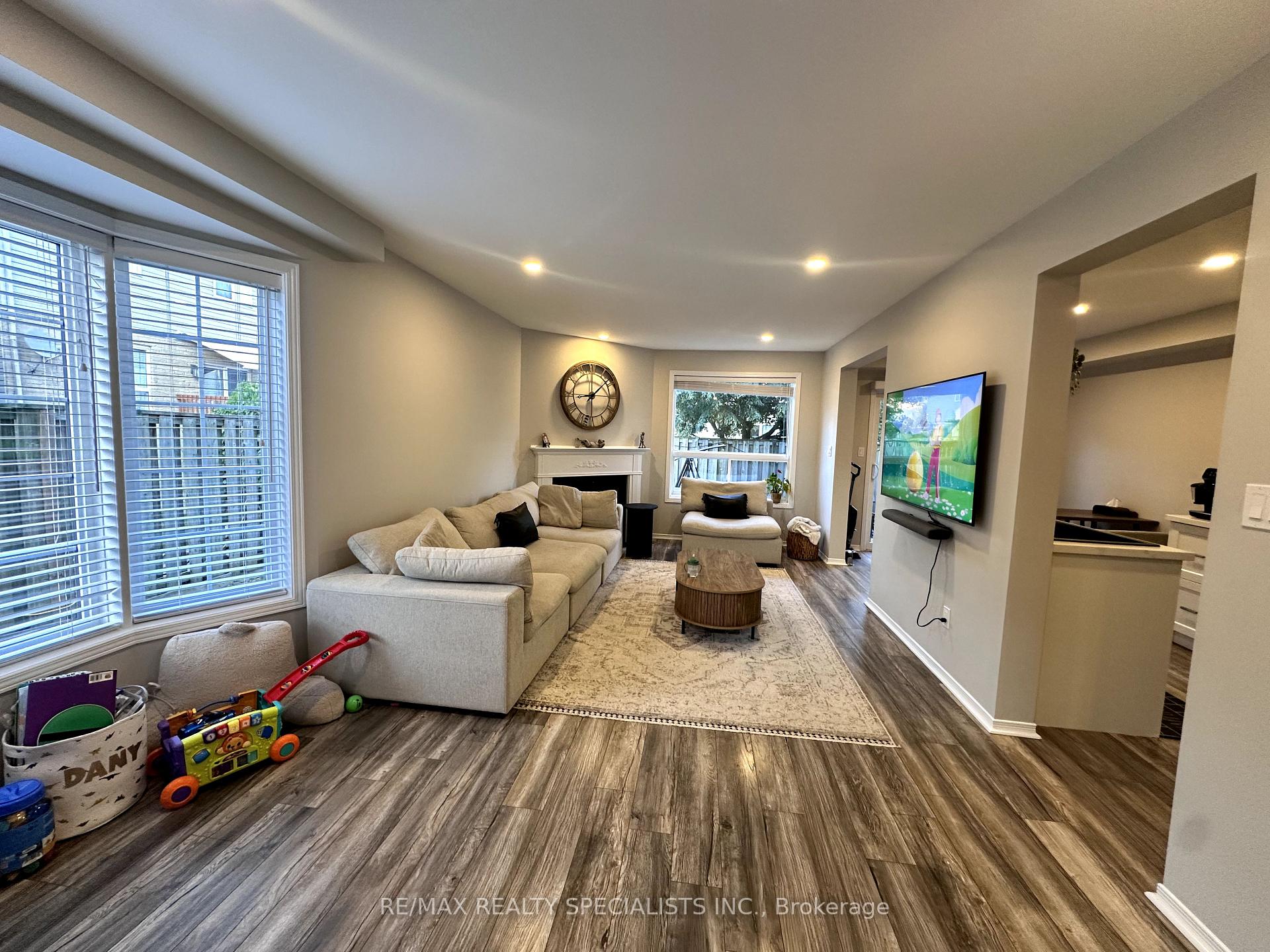 Photo 14 of Unit 21, 76 Frances Avenue, Hamilton, Lakeshore — HOMEH