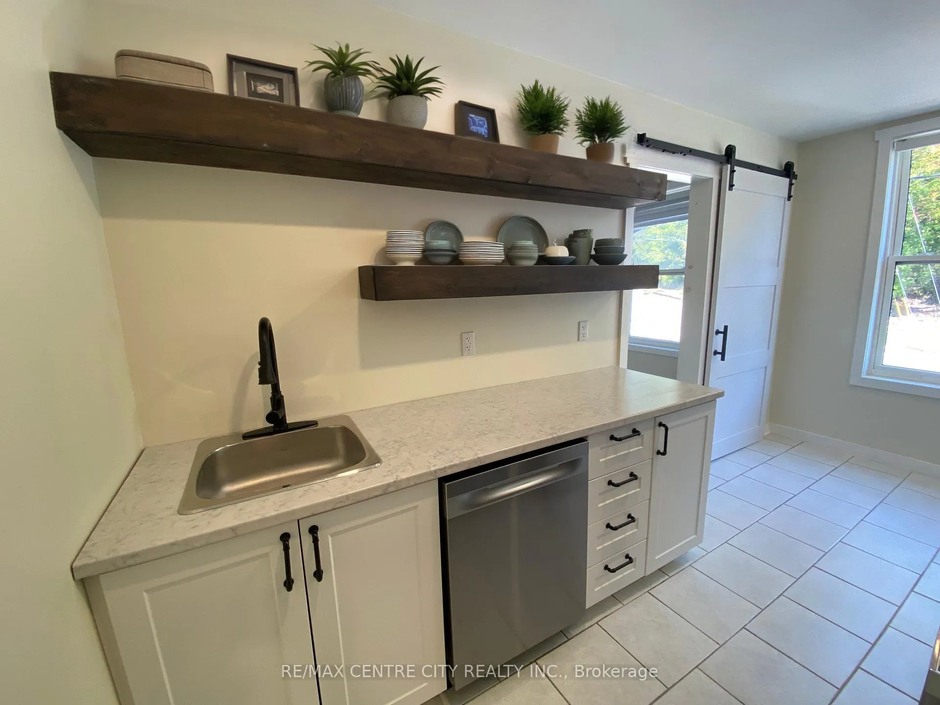 Photo 3 of Unit 3, 221 Colborne Street, Central Elgin, Port Stanley — HOMEH