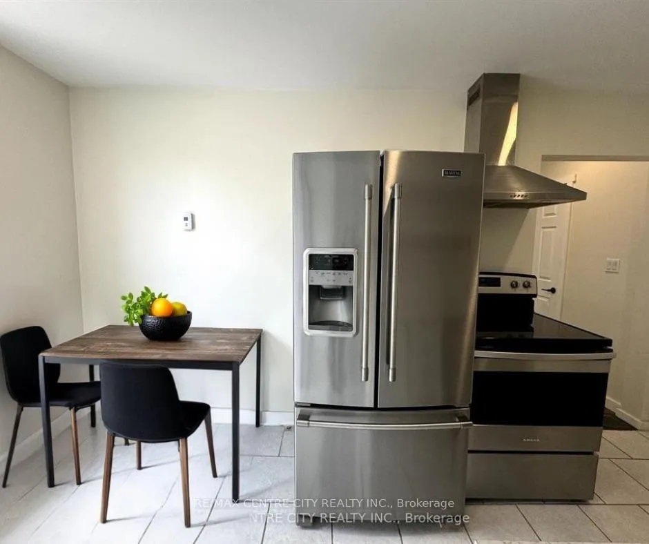 Photo 4 of Unit 3, 221 Colborne Street, Central Elgin, Port Stanley — HOMEH