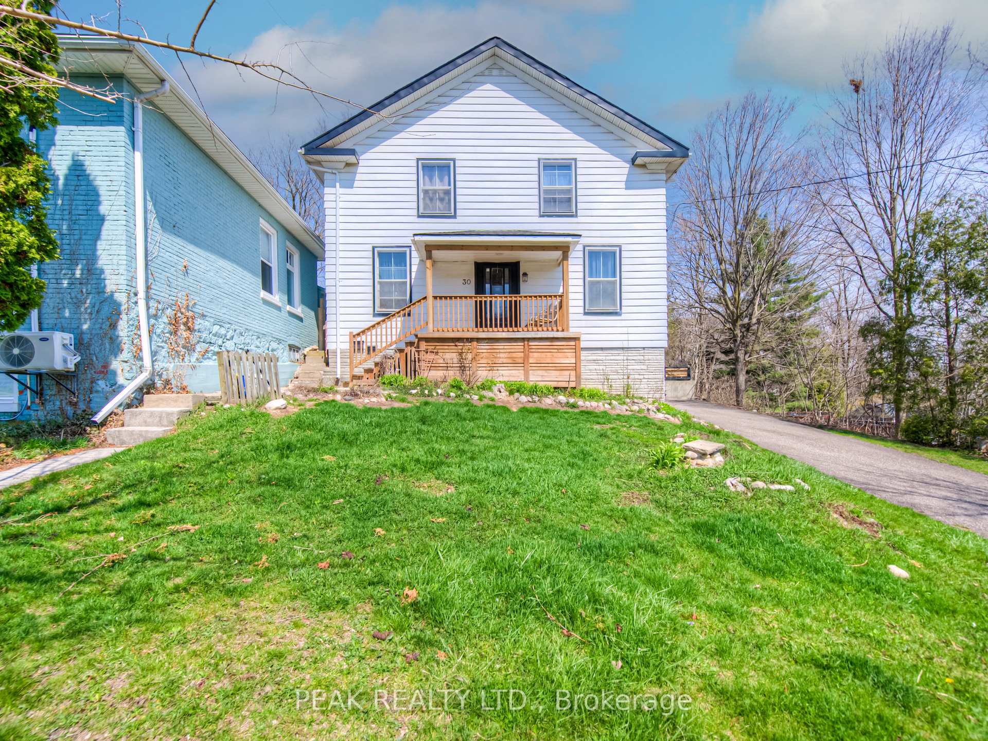 Photo 1 of 30 Main Street, Brant, Paris — HOMEH