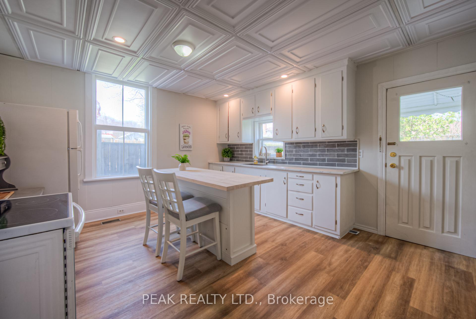 Photo 8 of 30 Main Street, Brant, Paris — HOMEH