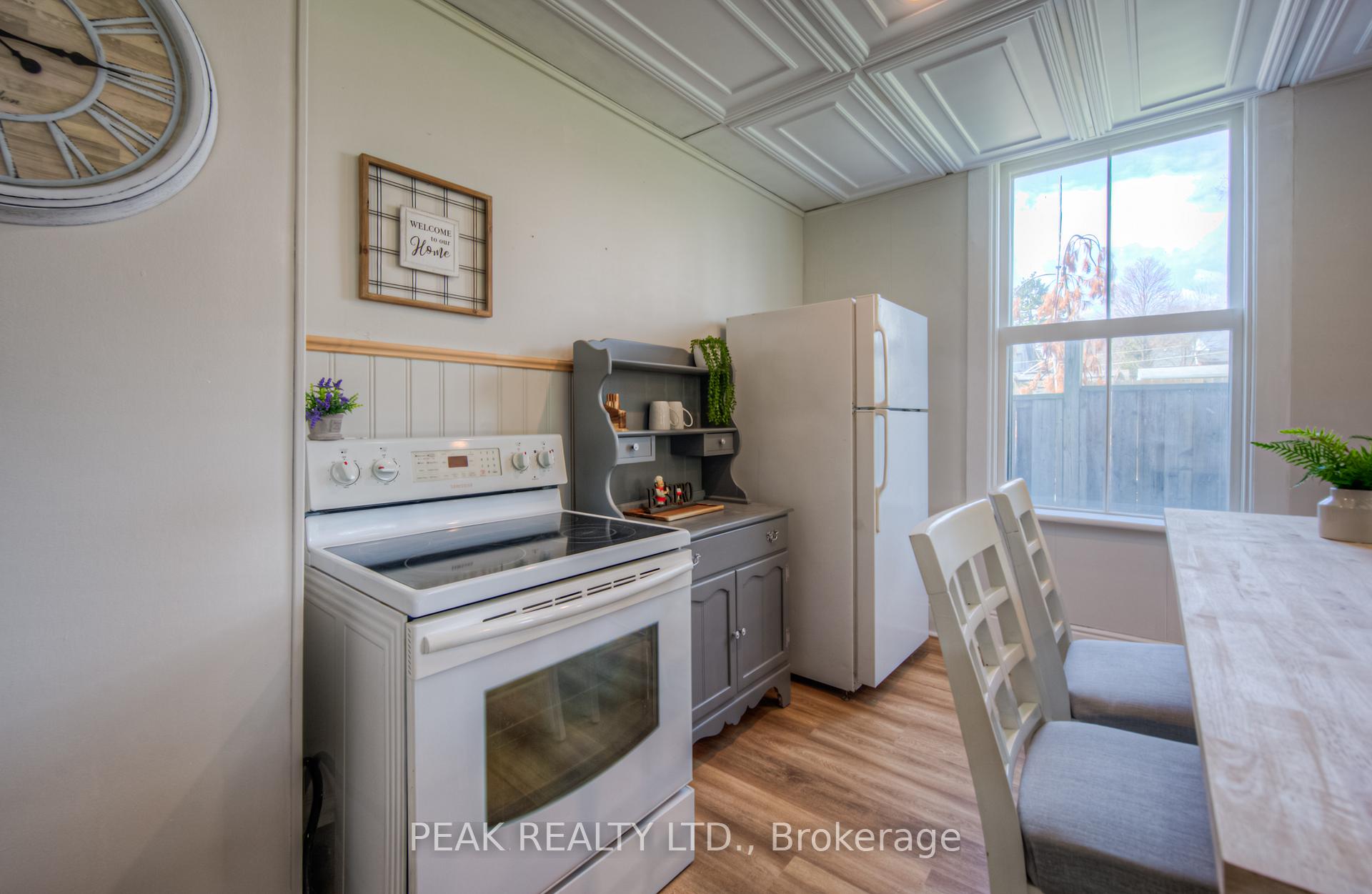 Photo 10 of 30 Main Street, Brant, Paris — HOMEH