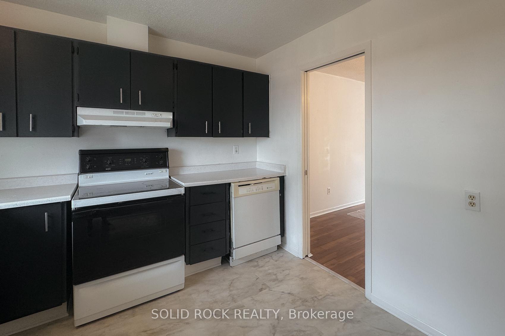 Photo 6 of Unit 22, 5 Hadley Circle, Ottawa, Bells Corners — HOMEH