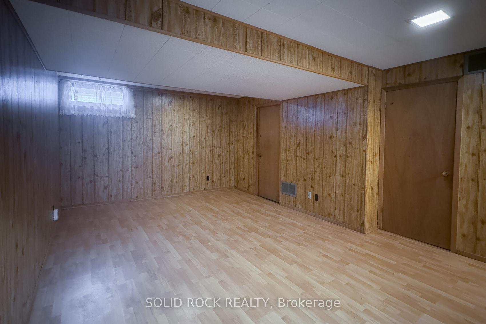 Photo 15 of Unit 22, 5 Hadley Circle, Ottawa, Bells Corners — HOMEH