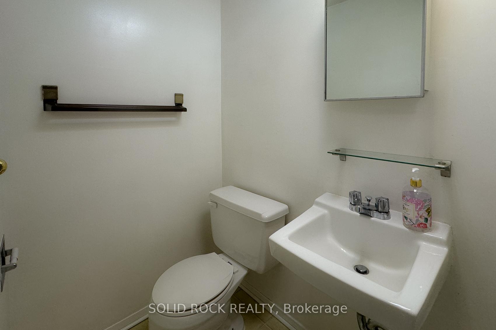 Photo 17 of Unit 22, 5 Hadley Circle, Ottawa, Bells Corners — HOMEH