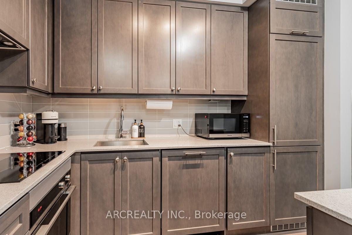 Photo 8 of Unit 322, 9085 Jane Street, Vaughan, Concord — HOMEH
