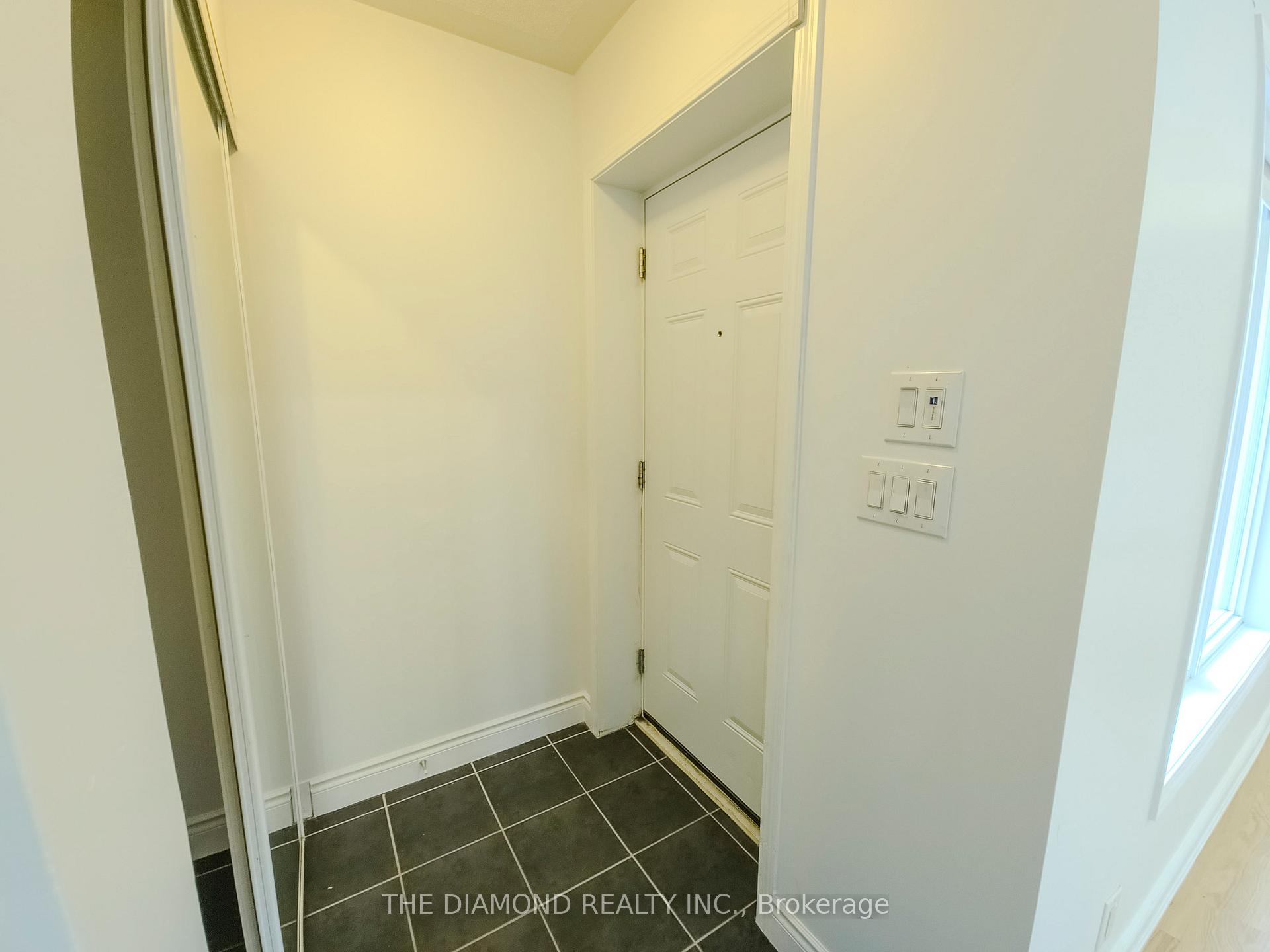Photo 2 of Unit 102, 35 Richgrove Drive, Etobicoke, Willowridge-Martingrove-Richview — HOMEH