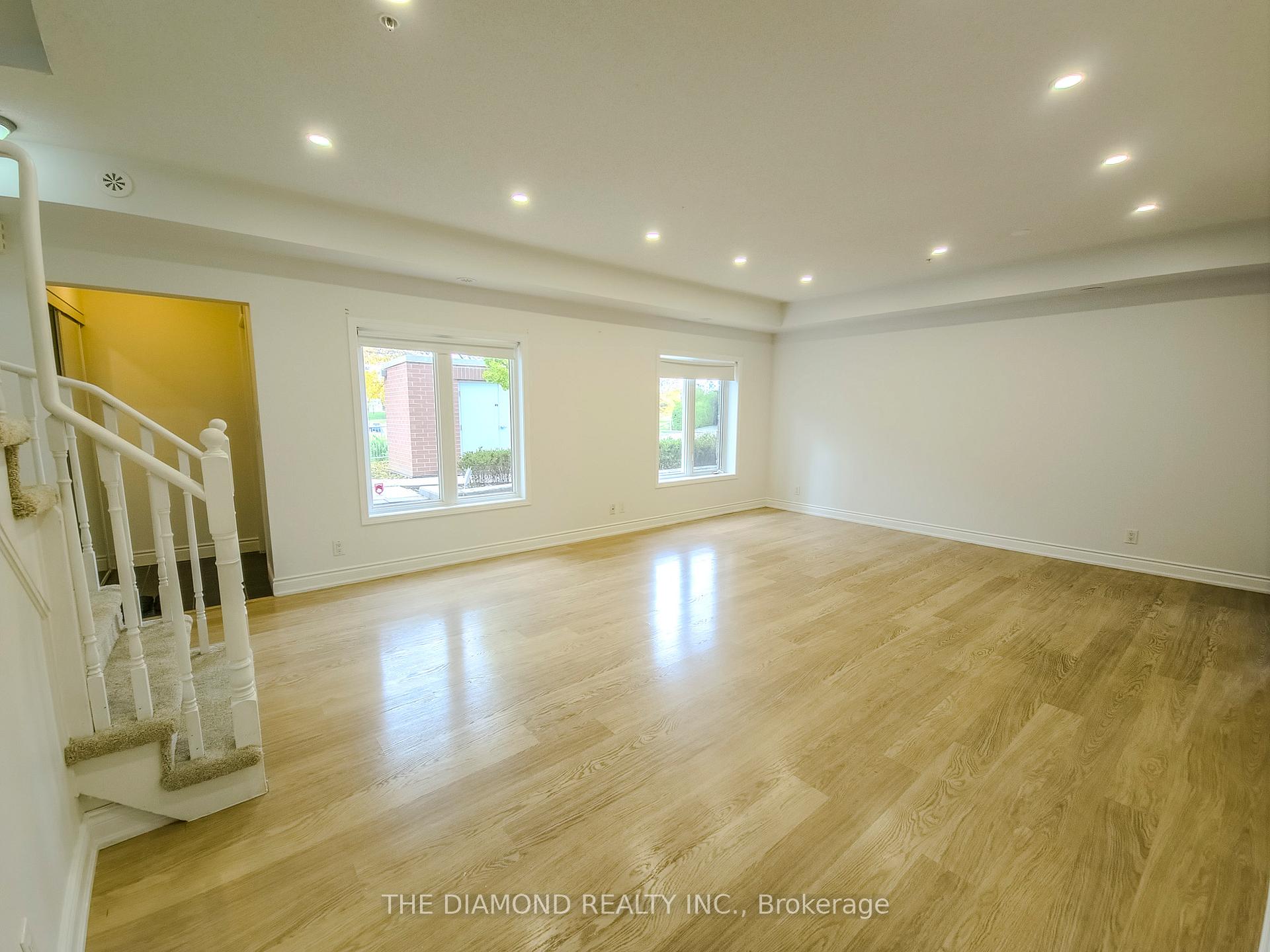 Photo 4 of Unit 102, 35 Richgrove Drive, Etobicoke, Willowridge-Martingrove-Richview — HOMEH