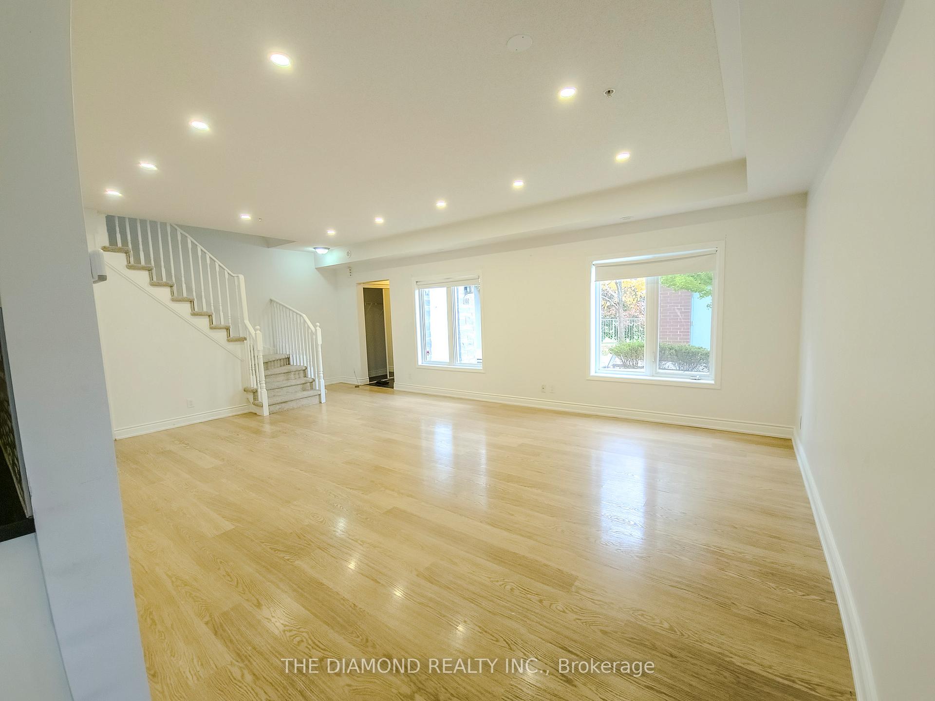 Photo 5 of Unit 102, 35 Richgrove Drive, Etobicoke, Willowridge-Martingrove-Richview — HOMEH