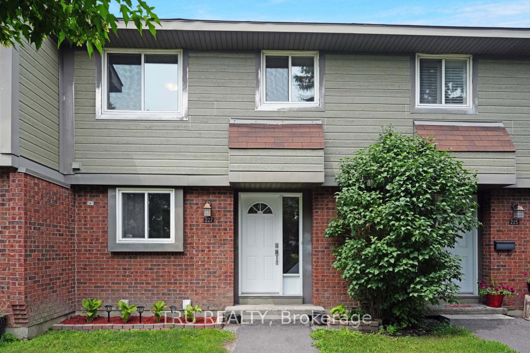 Photo 2 of 227 Pickford Drive, Ottawa, Kanata - Katimavik — HOMEH