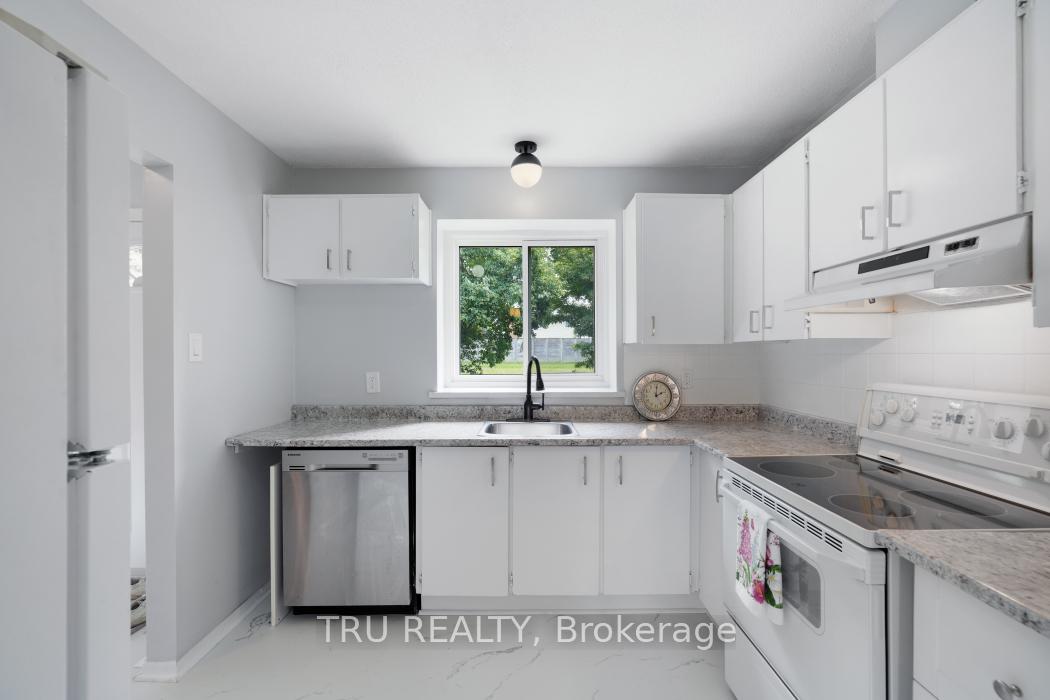 Photo 7 of 227 Pickford Drive, Ottawa, Kanata - Katimavik — HOMEH