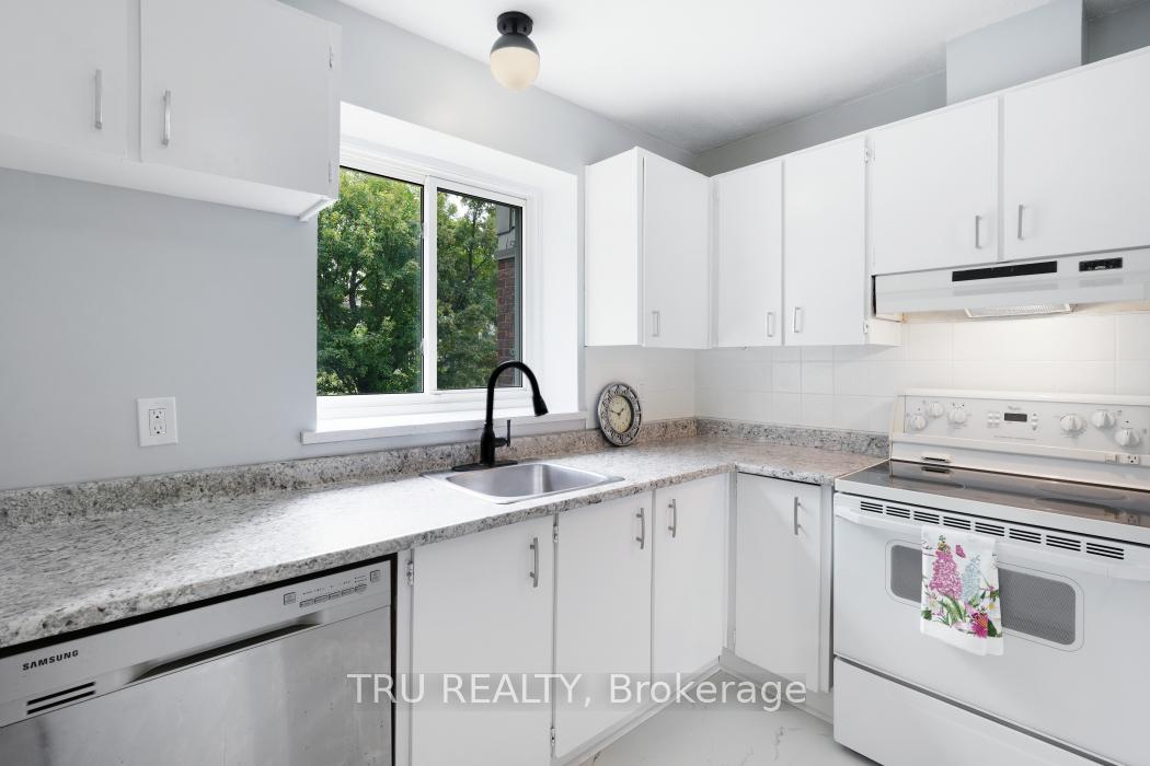 Photo 11 of 227 Pickford Drive, Ottawa, Kanata - Katimavik — HOMEH