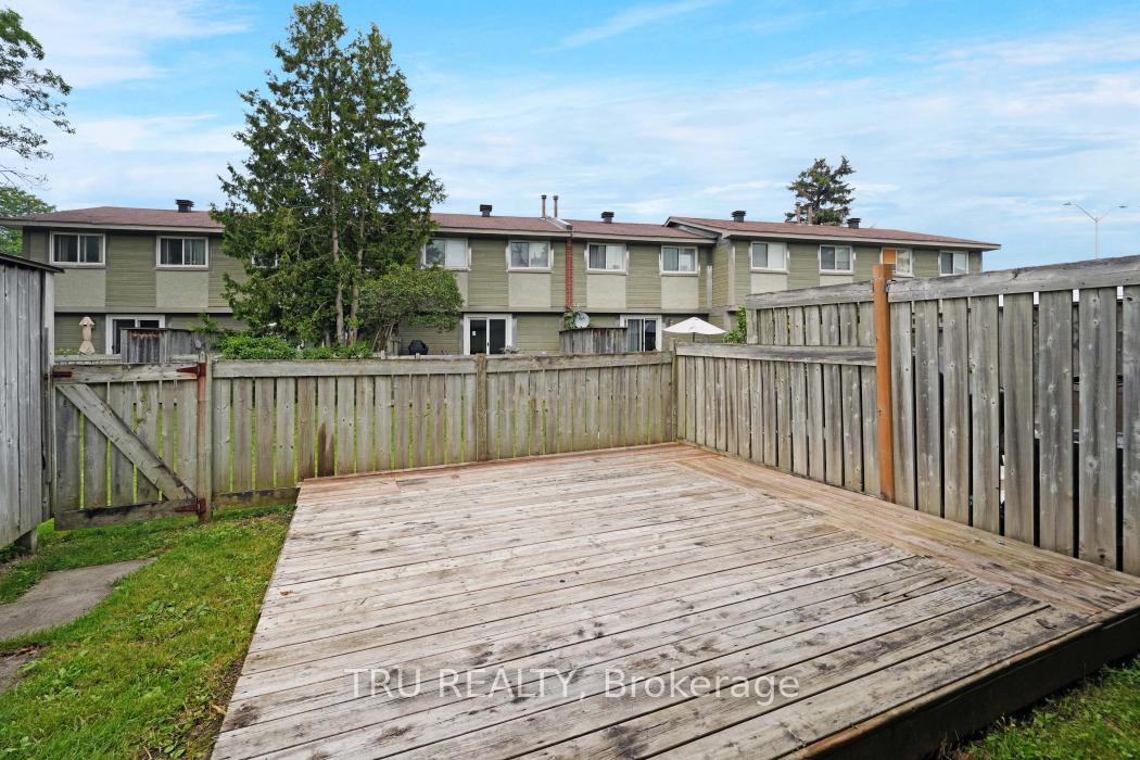 Photo 33 of 227 Pickford Drive, Ottawa, Kanata - Katimavik — HOMEH