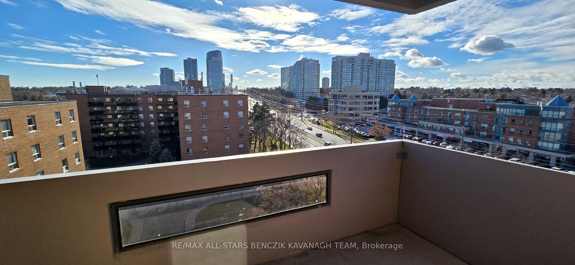 Photo 7 of Unit 801, 7451 Yonge Street, Markham, Thornhill — HOMEH