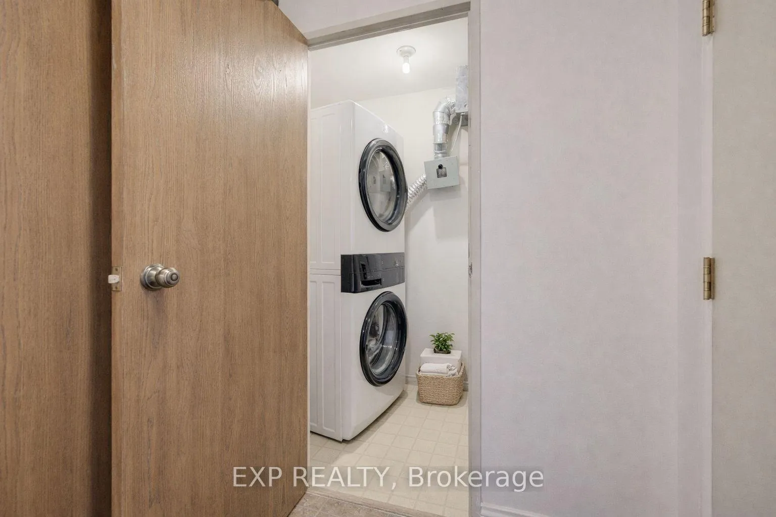 Photo 17 of Unit 1107, 55 Green Valley Drive, Kitchener — HOMEH