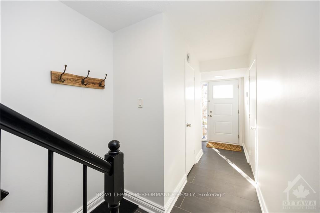 Photo 6 of 52 Reaney Court, Ottawa, Kanata - Beaverbrook — HOMEH