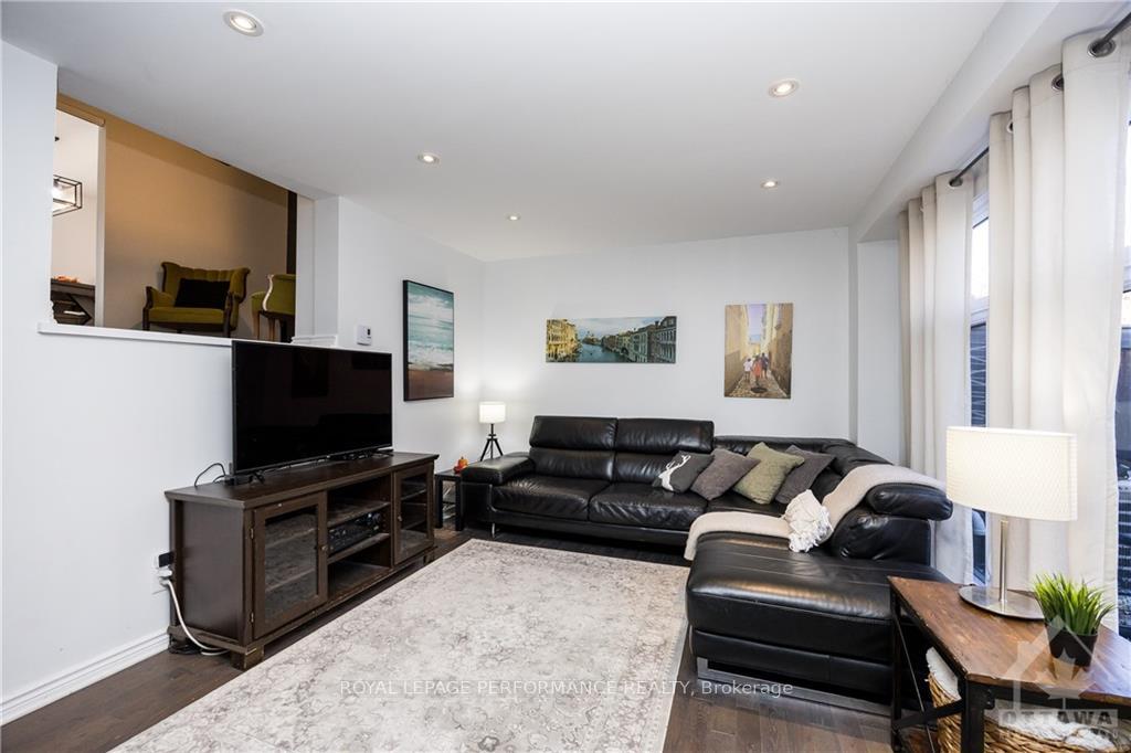 Photo 9 of 52 Reaney Court, Ottawa, Kanata - Beaverbrook — HOMEH