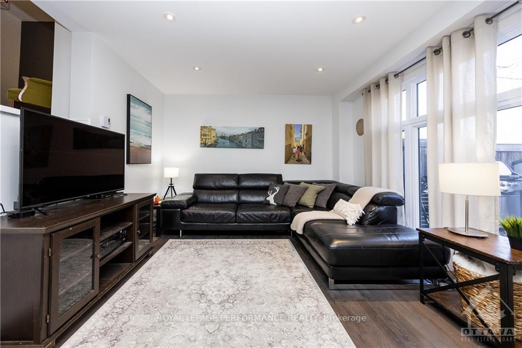 Photo 10 of 52 Reaney Court, Ottawa, Kanata - Beaverbrook — HOMEH