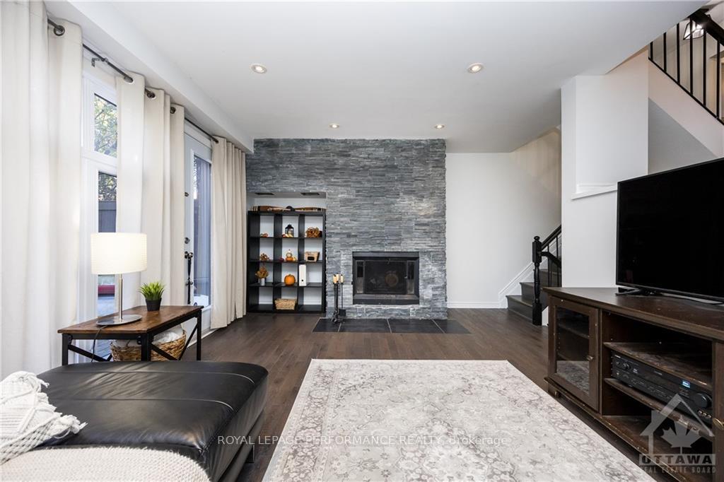 Photo 11 of 52 Reaney Court, Ottawa, Kanata - Beaverbrook — HOMEH