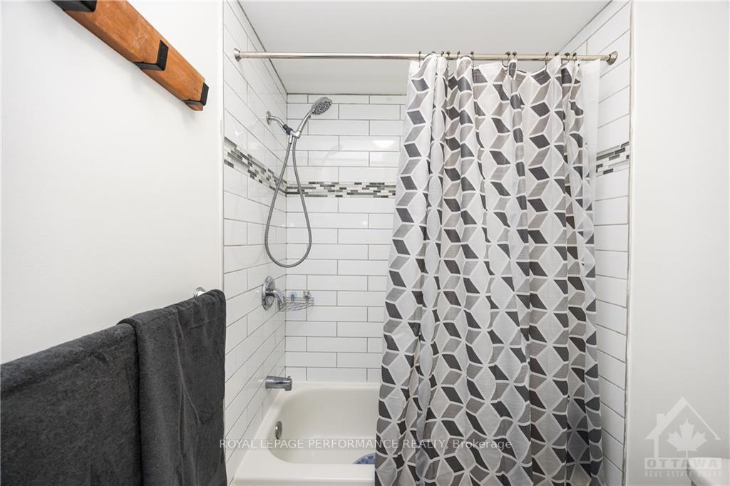 Photo 27 of 52 Reaney Court, Ottawa, Kanata - Beaverbrook — HOMEH