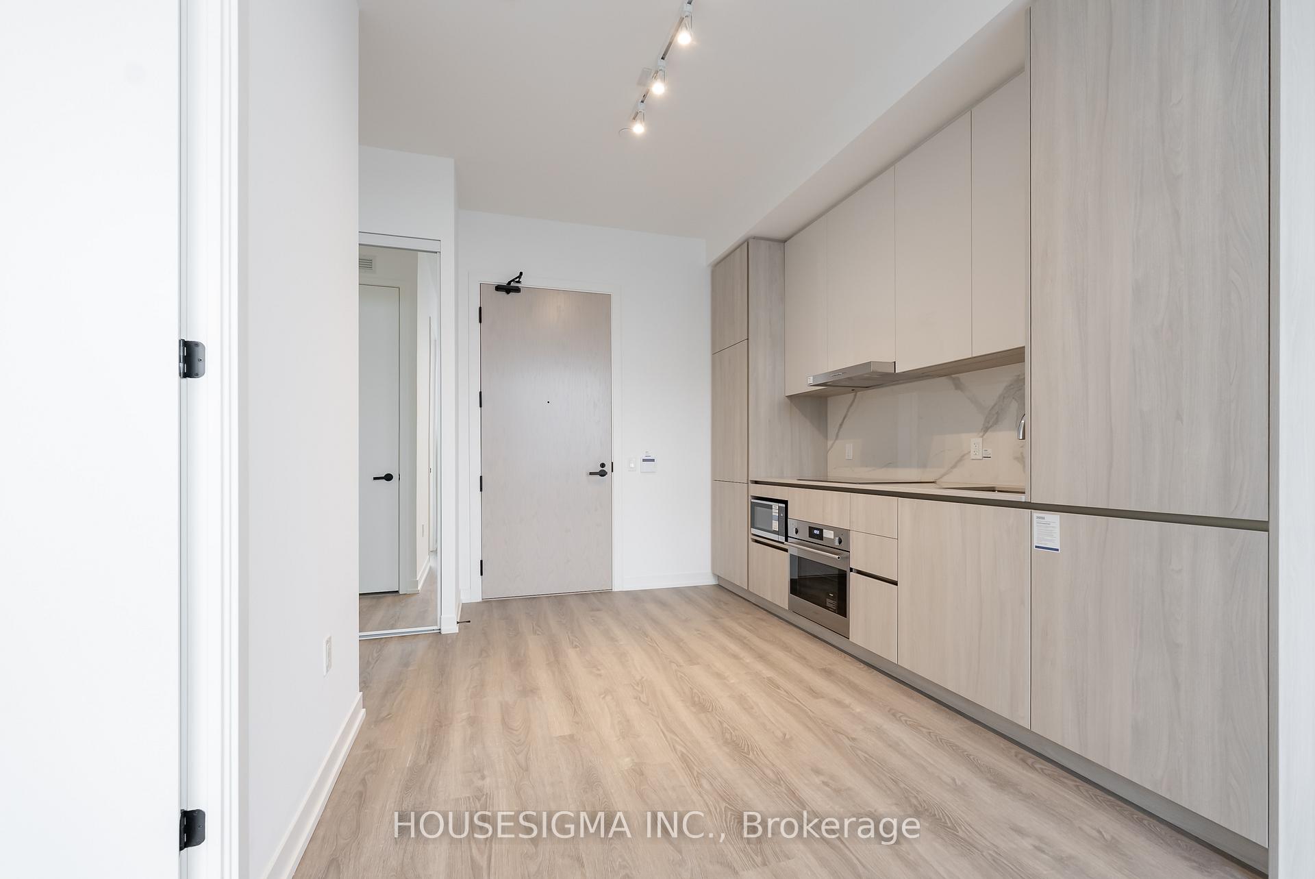 Photo 6 of Unit 605, 8 Interchange Way, Vaughan, Vaughan Corporate Centre — HOMEH