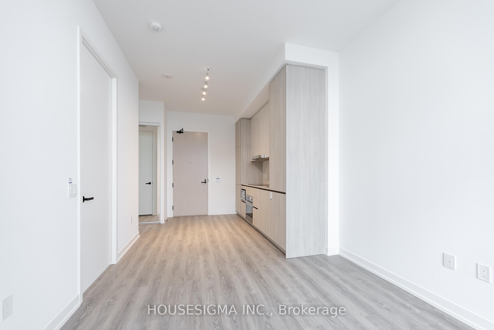 Photo 7 of Unit 605, 8 Interchange Way, Vaughan, Vaughan Corporate Centre — HOMEH