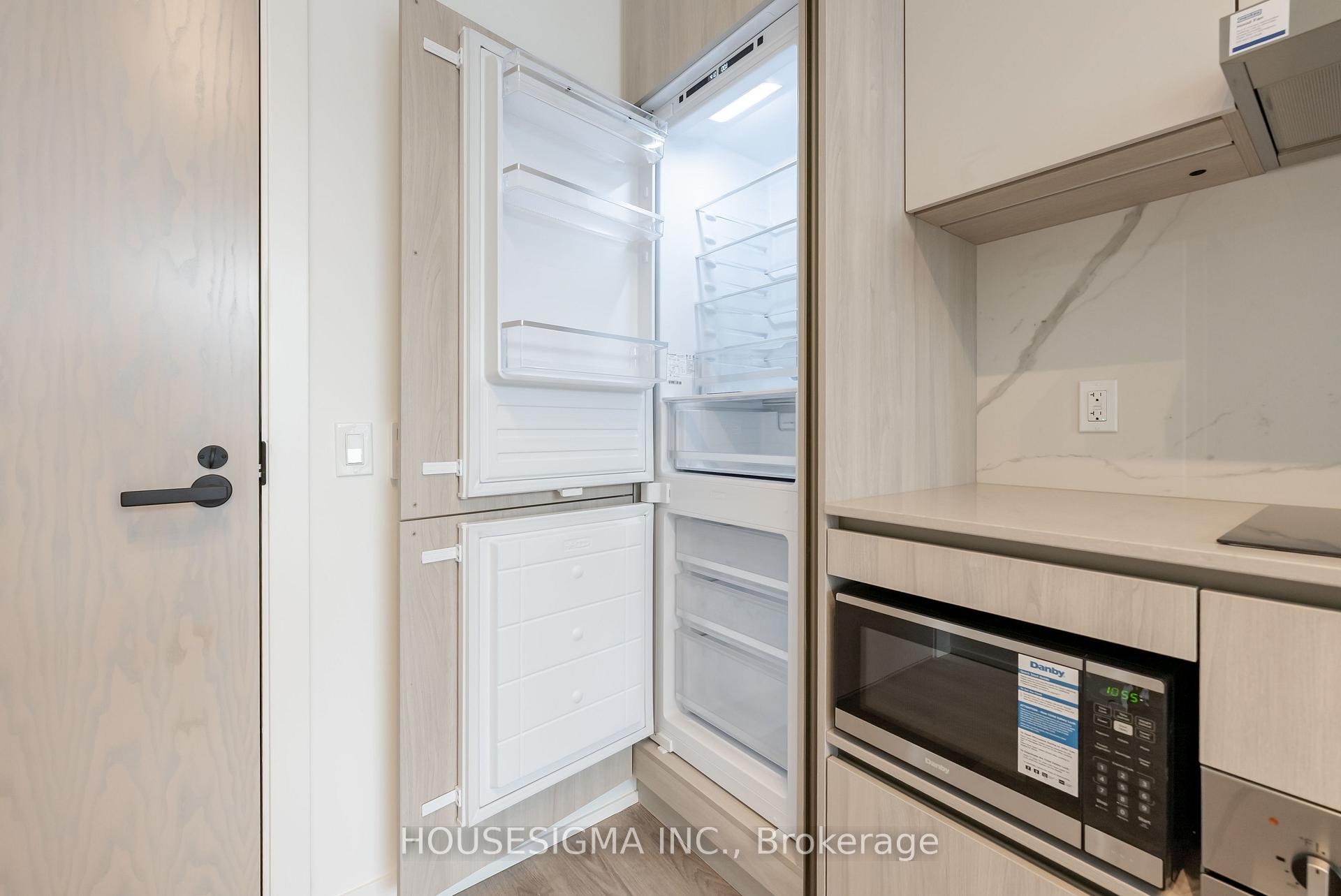 Photo 9 of Unit 605, 8 Interchange Way, Vaughan, Vaughan Corporate Centre — HOMEH