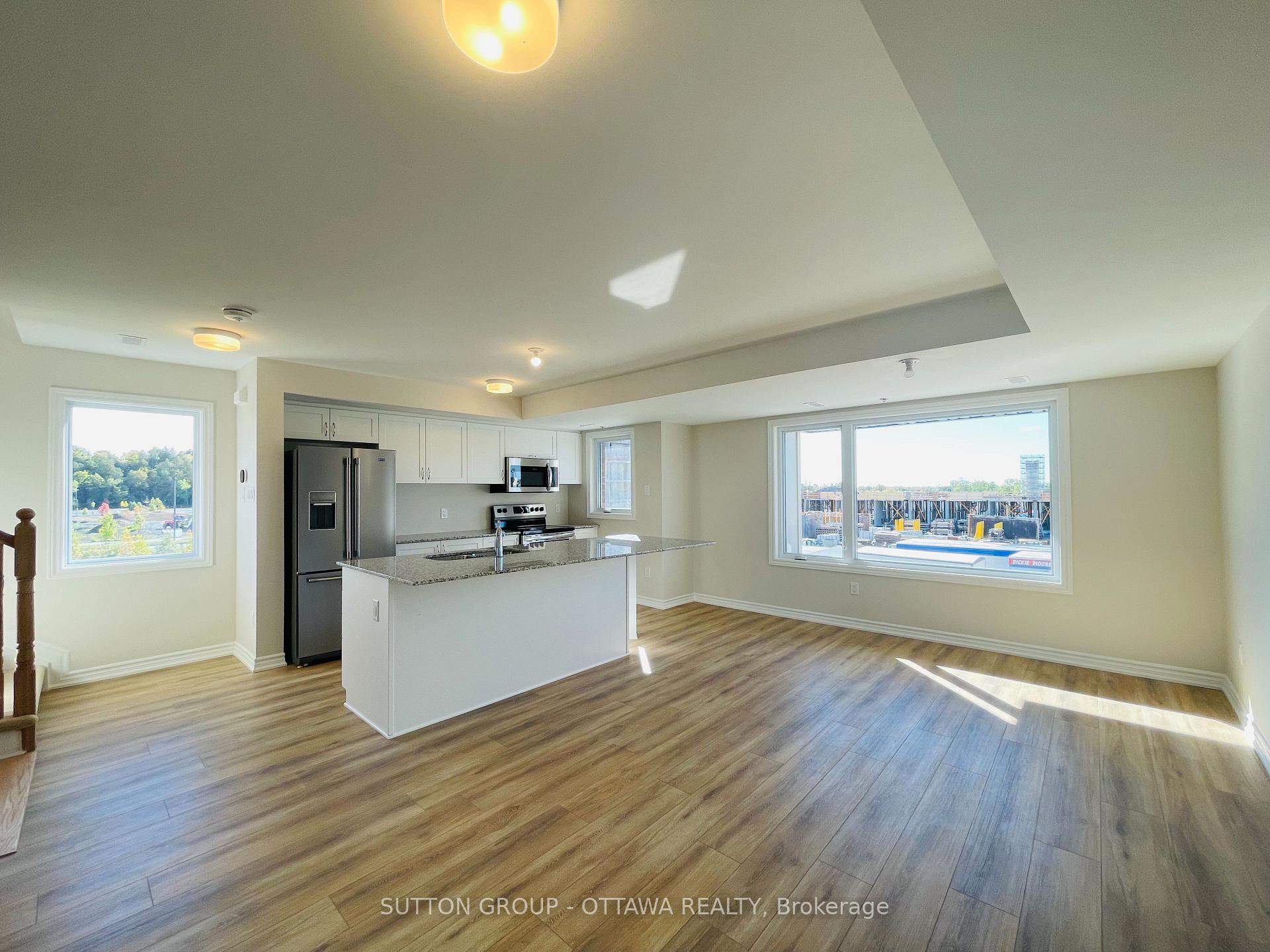 Photo 4 of 126 Michael Stoqua Street, Ottawa, CFB Rockcliffe and Area — HOMEH