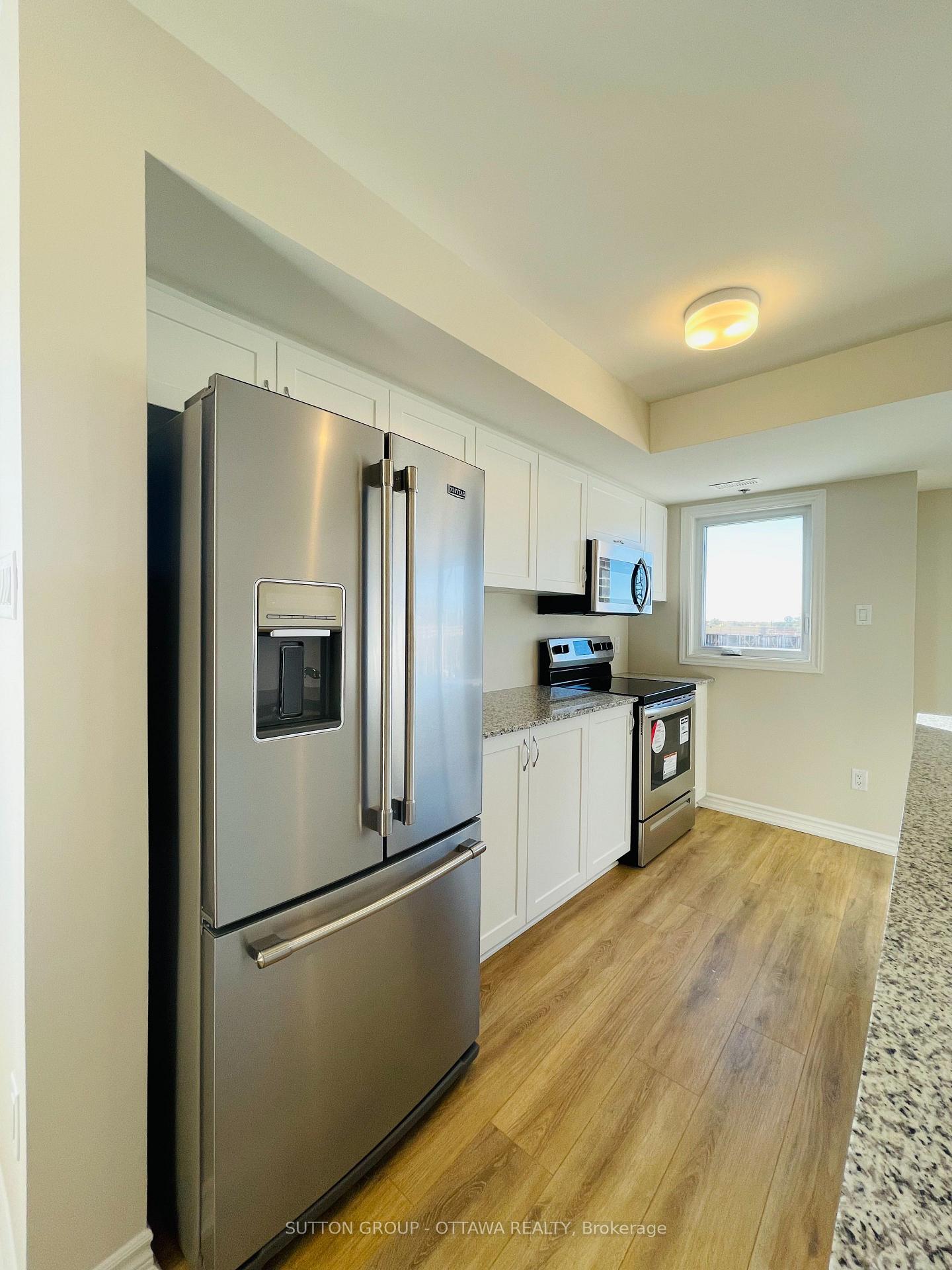 Photo 7 of 126 Michael Stoqua Street, Ottawa, CFB Rockcliffe and Area — HOMEH