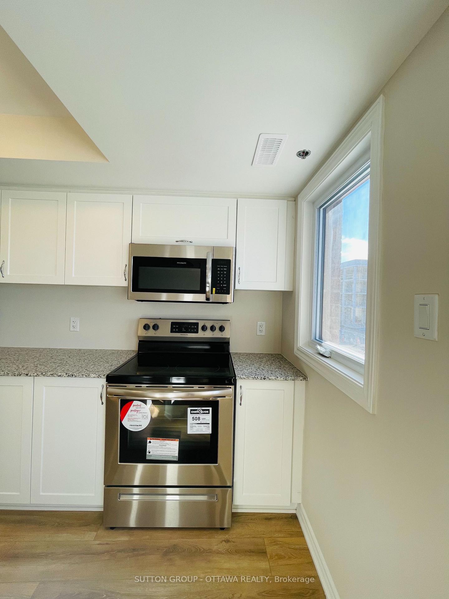 Photo 8 of 126 Michael Stoqua Street, Ottawa, CFB Rockcliffe and Area — HOMEH