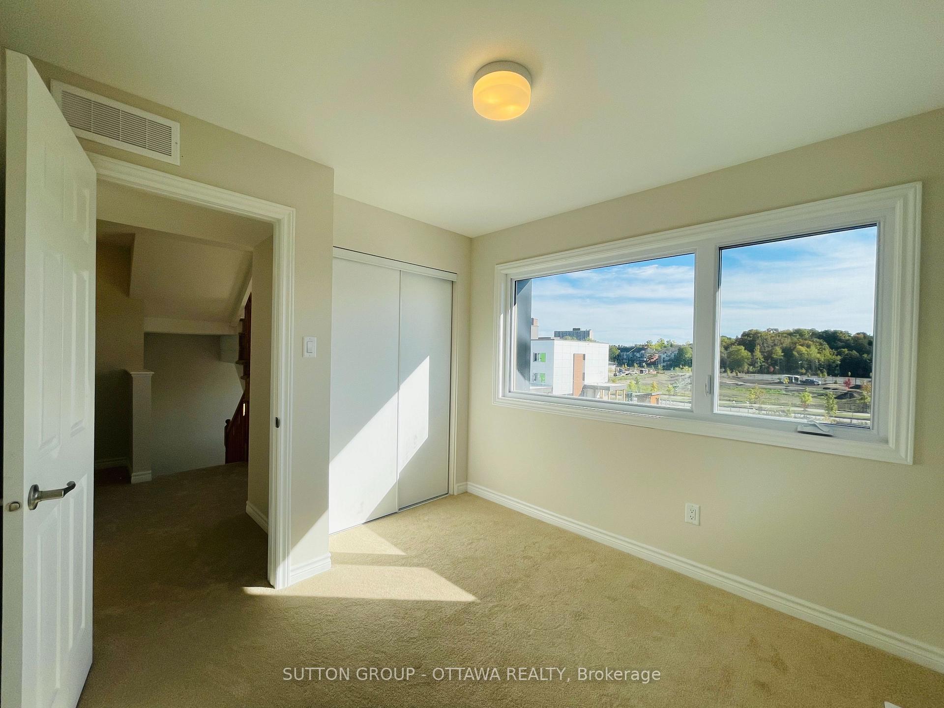 Photo 12 of 126 Michael Stoqua Street, Ottawa, CFB Rockcliffe and Area — HOMEH