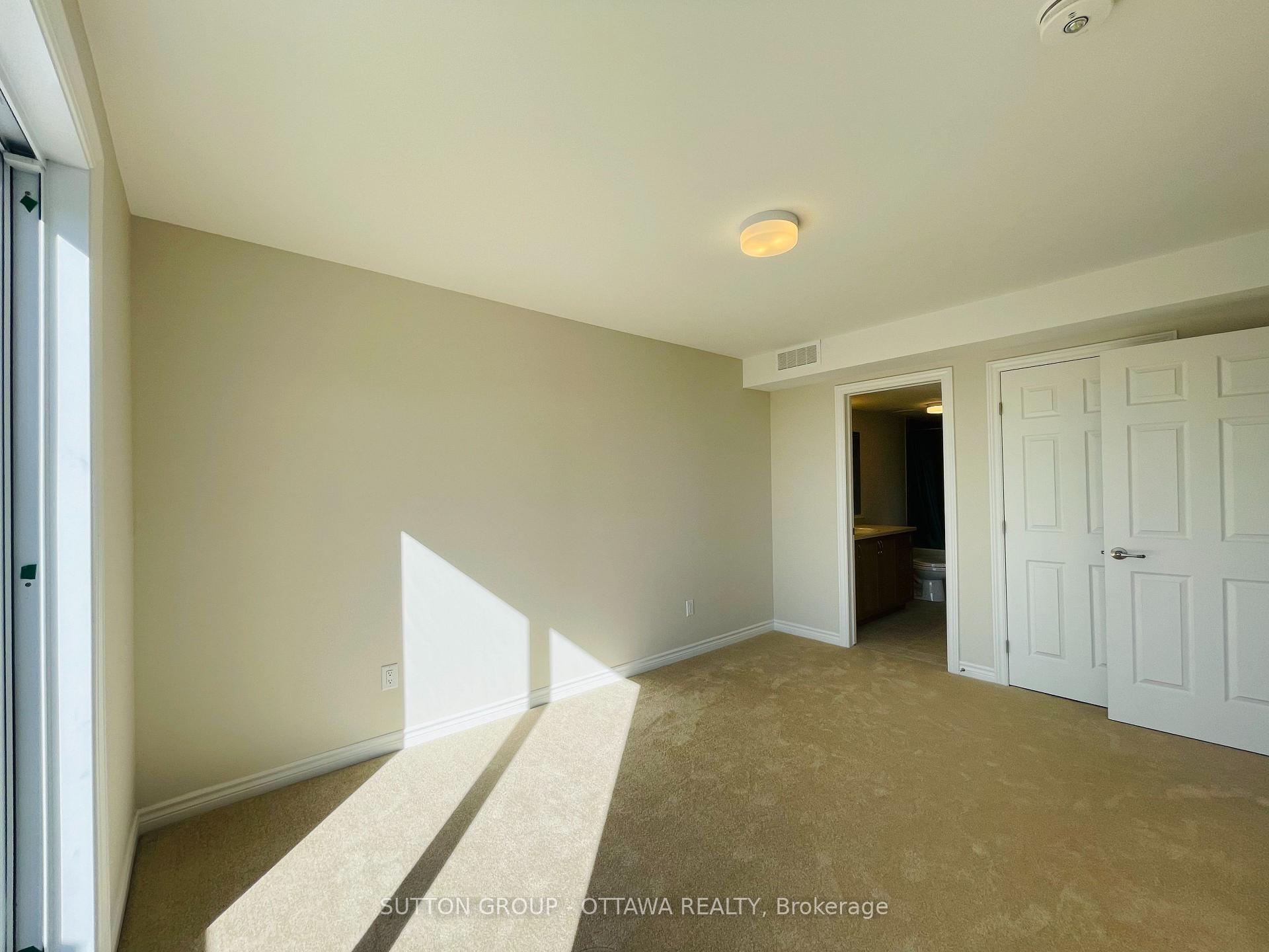Photo 14 of 126 Michael Stoqua Street, Ottawa, CFB Rockcliffe and Area — HOMEH