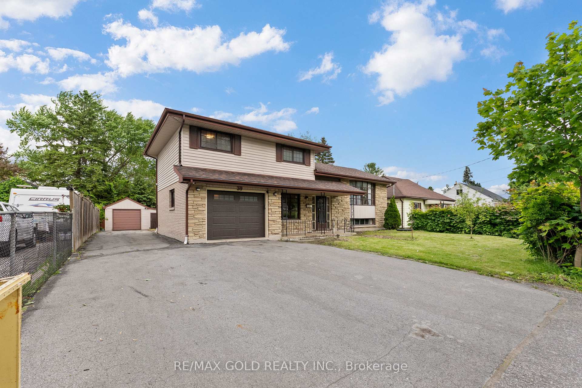 Photo 2 of 39 Lemoine Street, Belleville, Belleville Ward — HOMEH