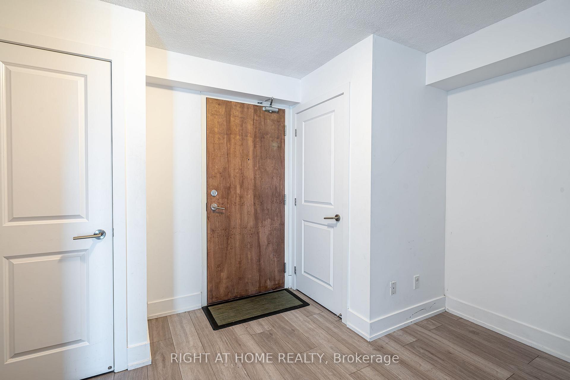 Photo 4 of Unit 708, 1215 Bayly Street, Pickering, Bay Ridges — HOMEH