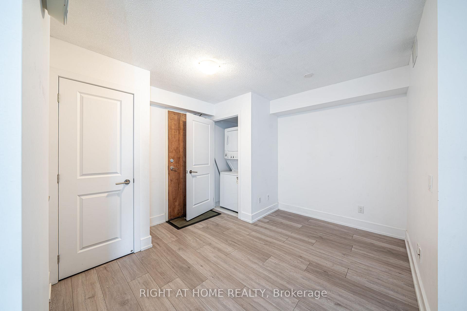 Photo 7 of Unit 708, 1215 Bayly Street, Pickering, Bay Ridges — HOMEH
