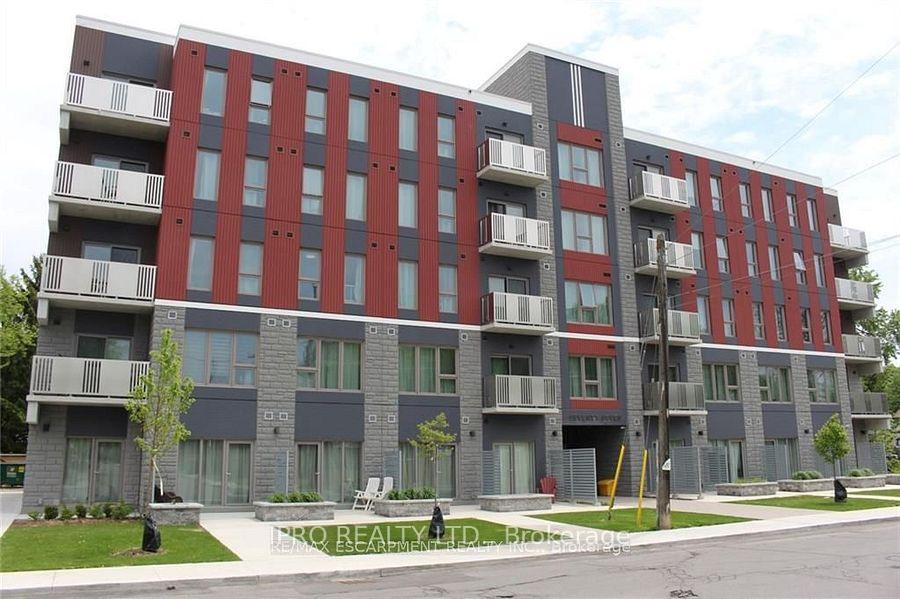 Front of Unit 402, 77 Leland Street