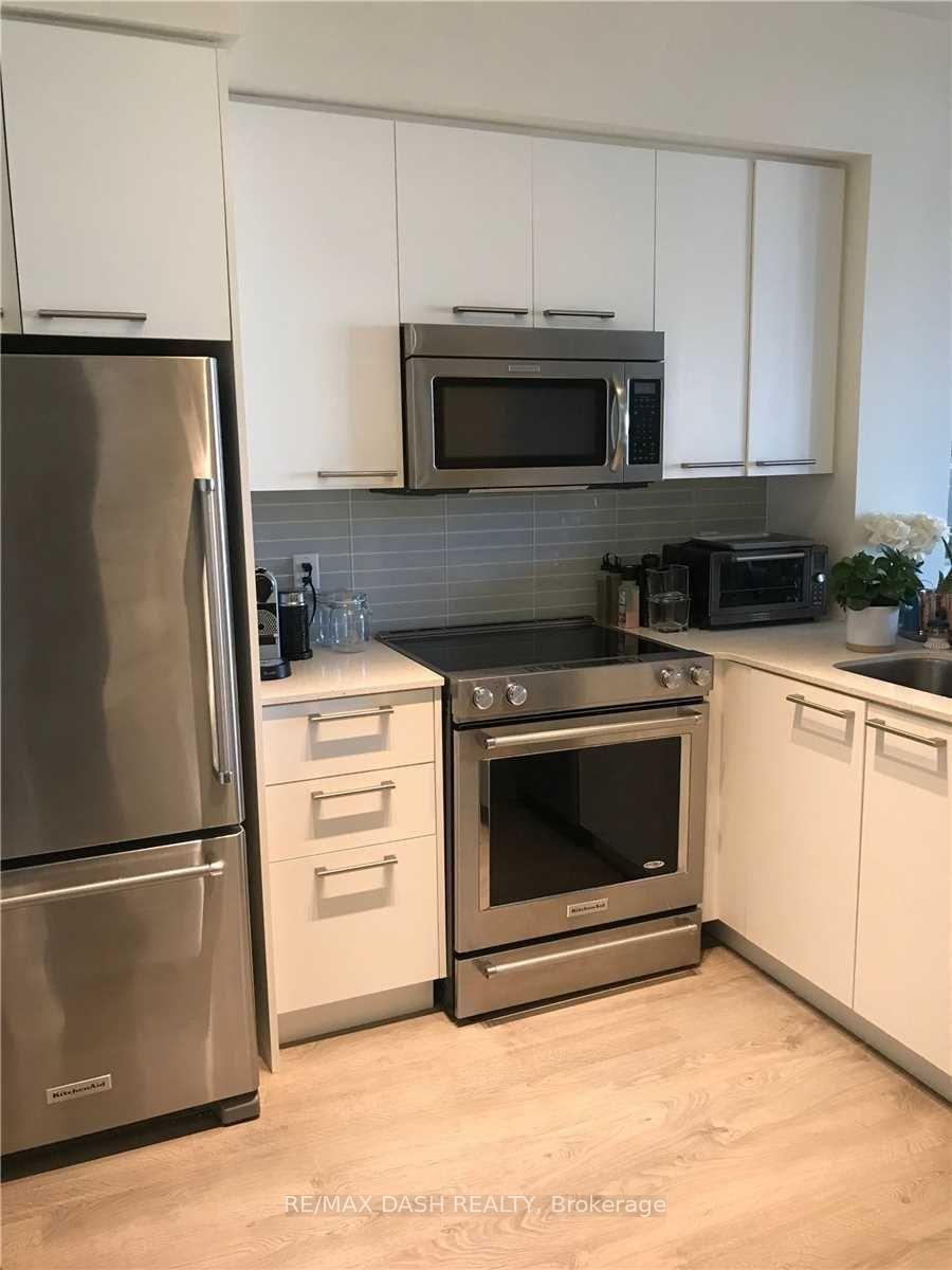 Photo 4 of Unit 1609, 30 Roehampton Avenue, Toronto, Mount Pleasant West — HOMEH