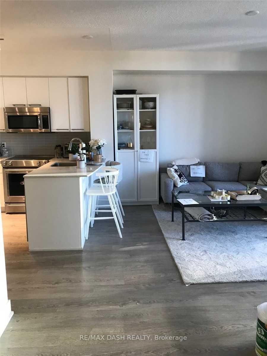 Photo 2 of Unit 1609, 30 Roehampton Avenue, Toronto, Mount Pleasant West — HOMEH