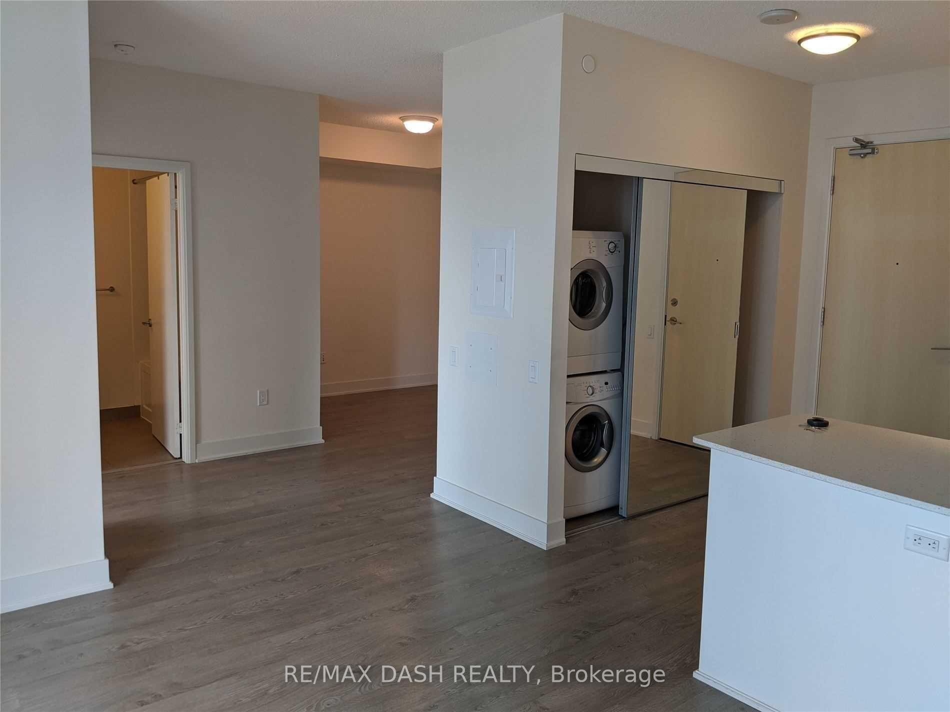 Photo 5 of Unit 1609, 30 Roehampton Avenue, Toronto, Mount Pleasant West — HOMEH