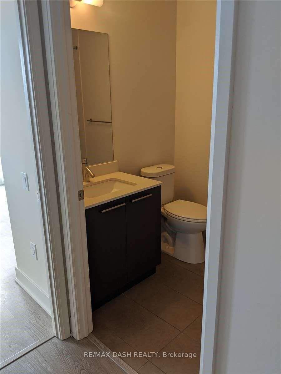 Photo 6 of Unit 1609, 30 Roehampton Avenue, Toronto, Mount Pleasant West — HOMEH