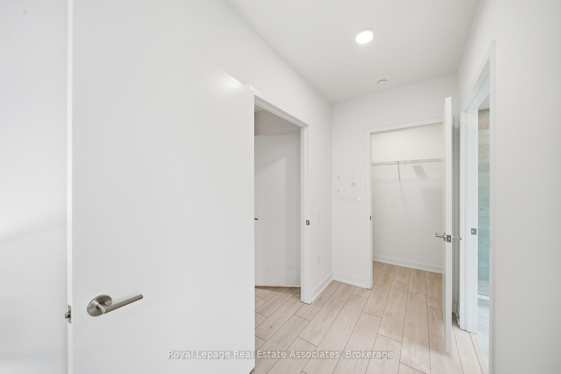 Photo 13 of Unit 1005, 39 Mary Street, Barrie, City Centre — HOMEH