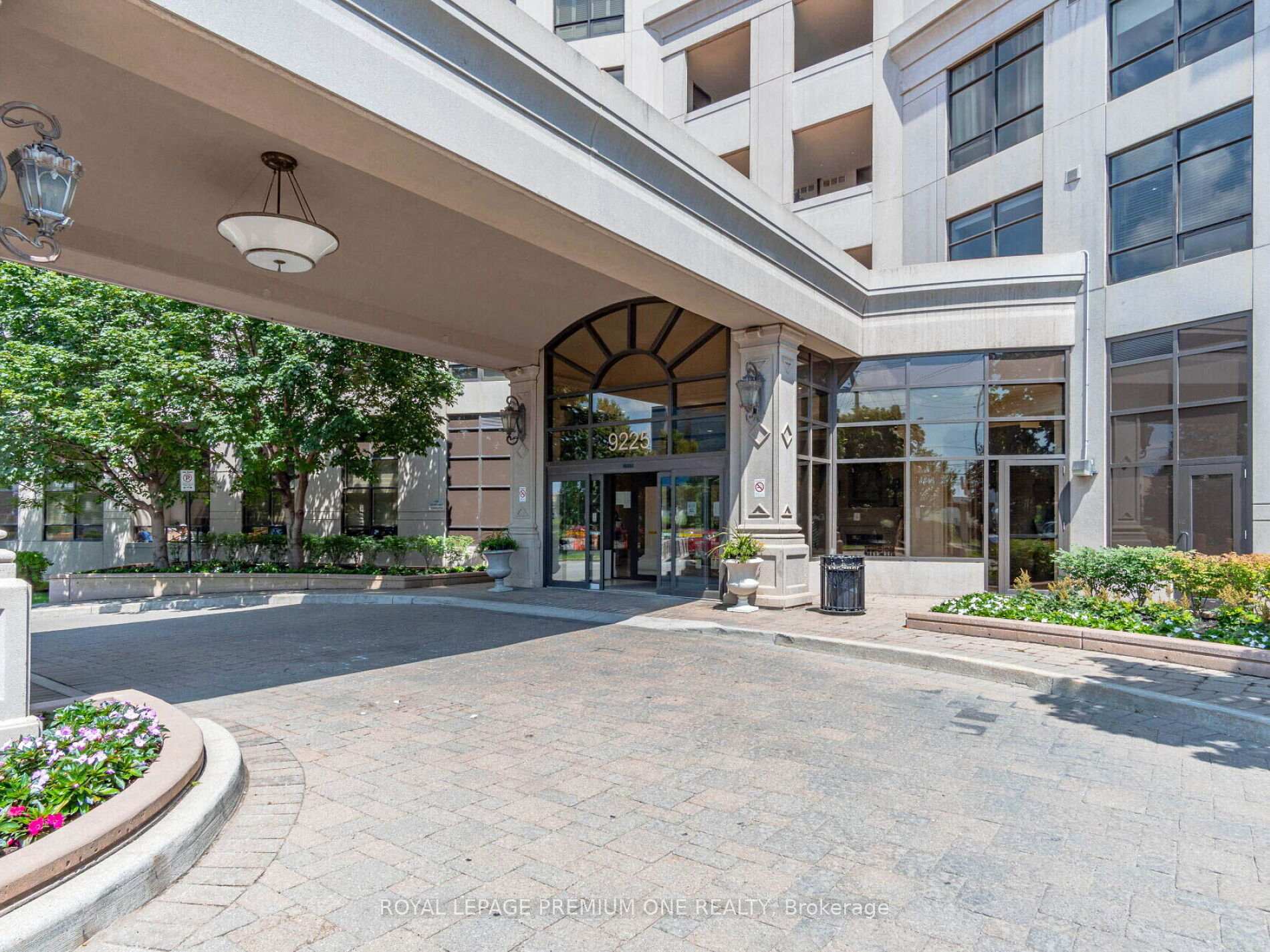 Photo 5 of Unit 815, 9225 Jane Street, Vaughan, Maple — HOMEH