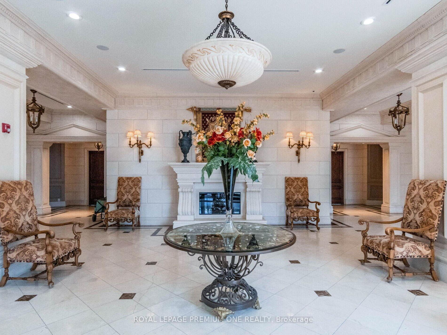 Photo 7 of Unit 815, 9225 Jane Street, Vaughan, Maple — HOMEH